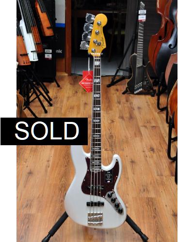 Fender American Ultra Jazz Bass Arctic White